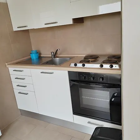 E01 - 5 Posti Letto Aria Condizionata Alba Adriatica