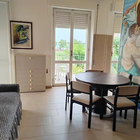 E01 - 5 Posti Letto Aria Condizionata Lägenhet