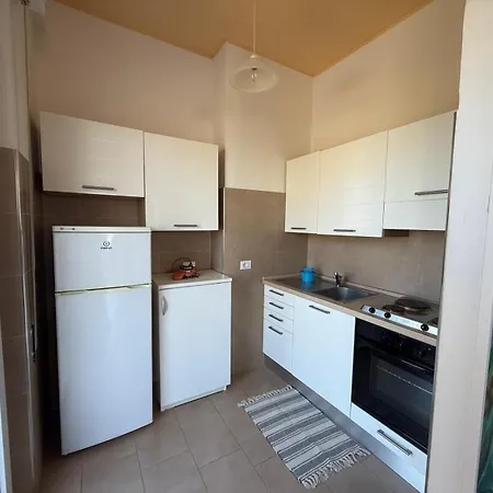 E01 - 5 Posti Letto Aria Condizionata Apartamento *