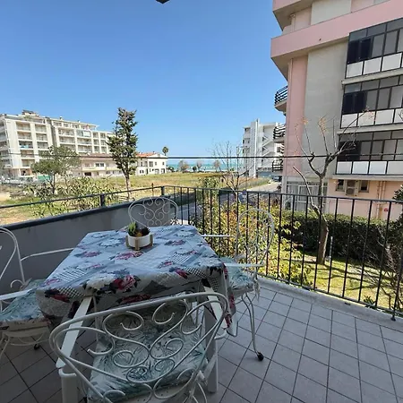 E01 - 5 Posti Letto Aria Condizionata * Alba Adriatica