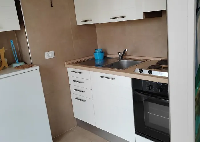 E01 - 5 Posti Letto Aria Condizionata Lägenhet